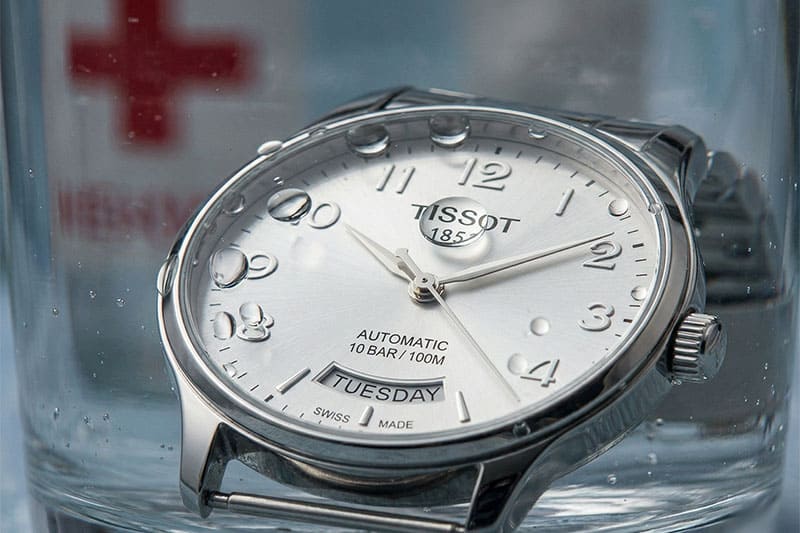 Почему нельзя выбирать часы только по надписи Water Resistant